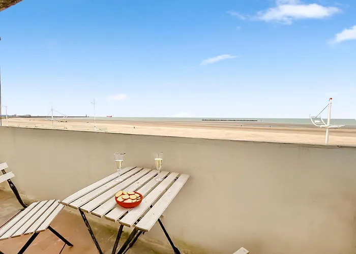 Vue Panoramique Sur La Plage, Grand T2 *