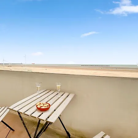 Vue Panoramique Sur La Plage, Grand T2 *